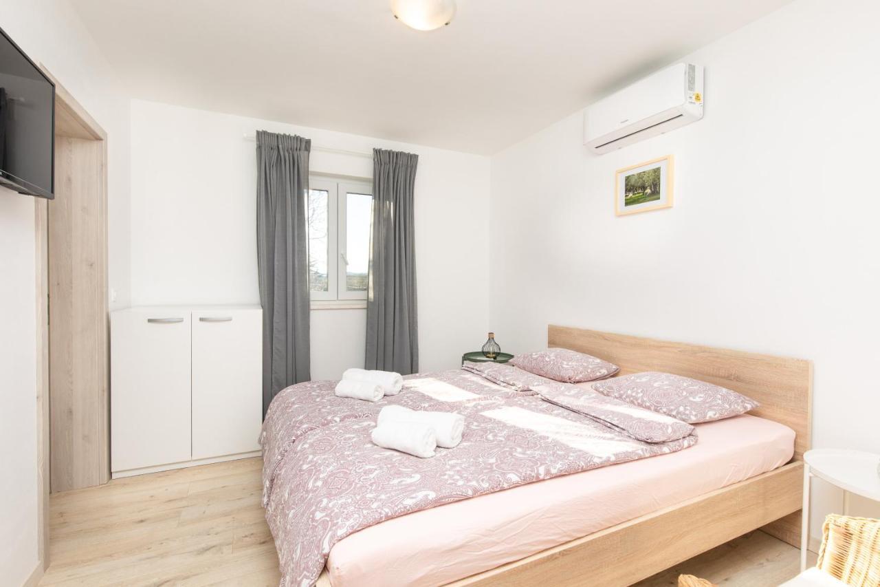 Apartments Brig Perfect Countryside Holiday! Кърк Екстериор снимка