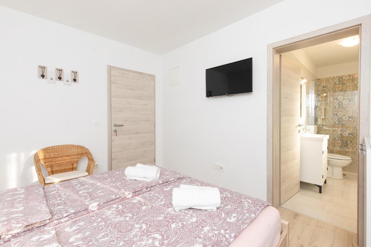 Apartments Brig Perfect Countryside Holiday! Кърк Екстериор снимка