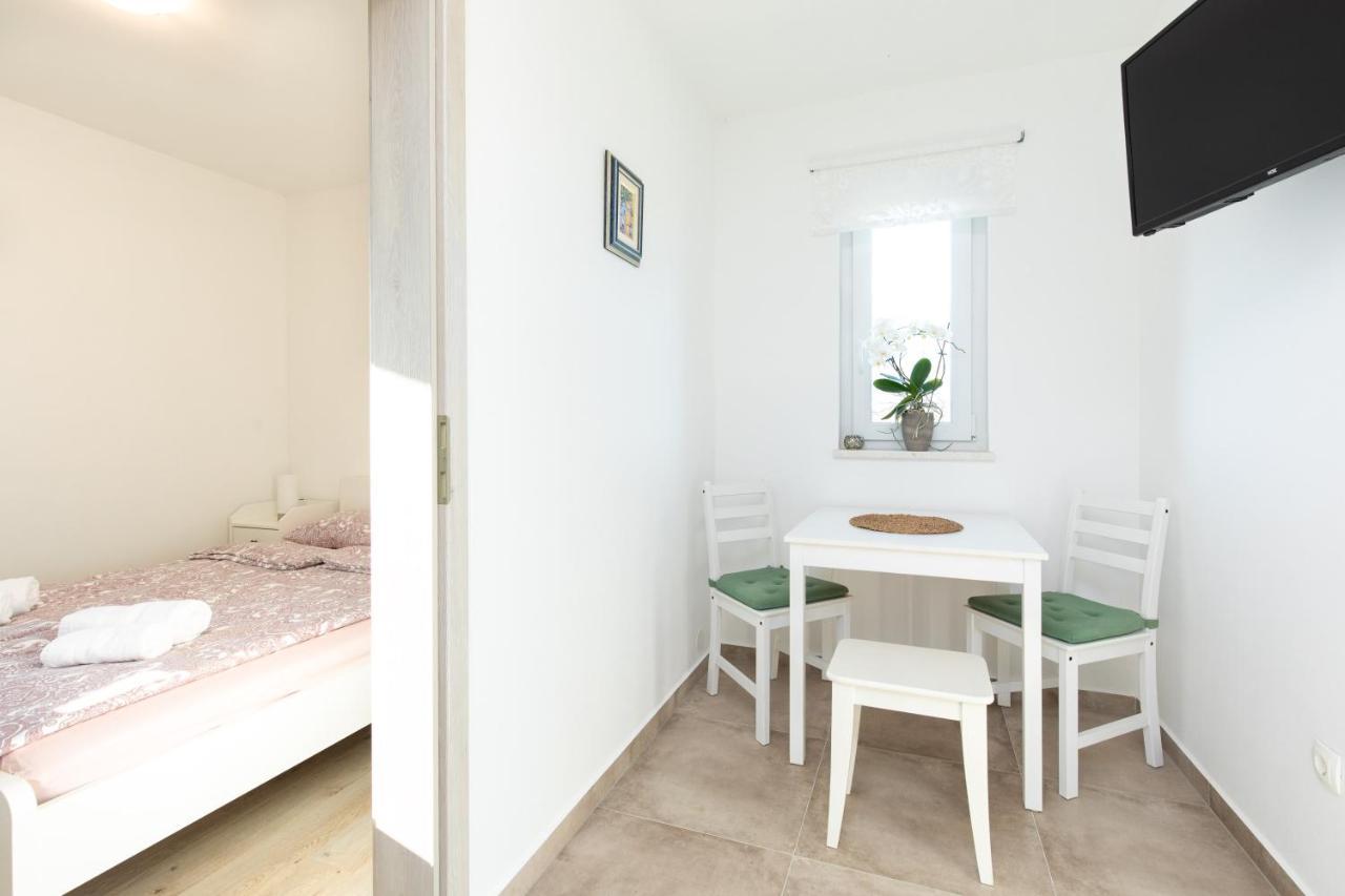 Apartments Brig Perfect Countryside Holiday! Кърк Екстериор снимка