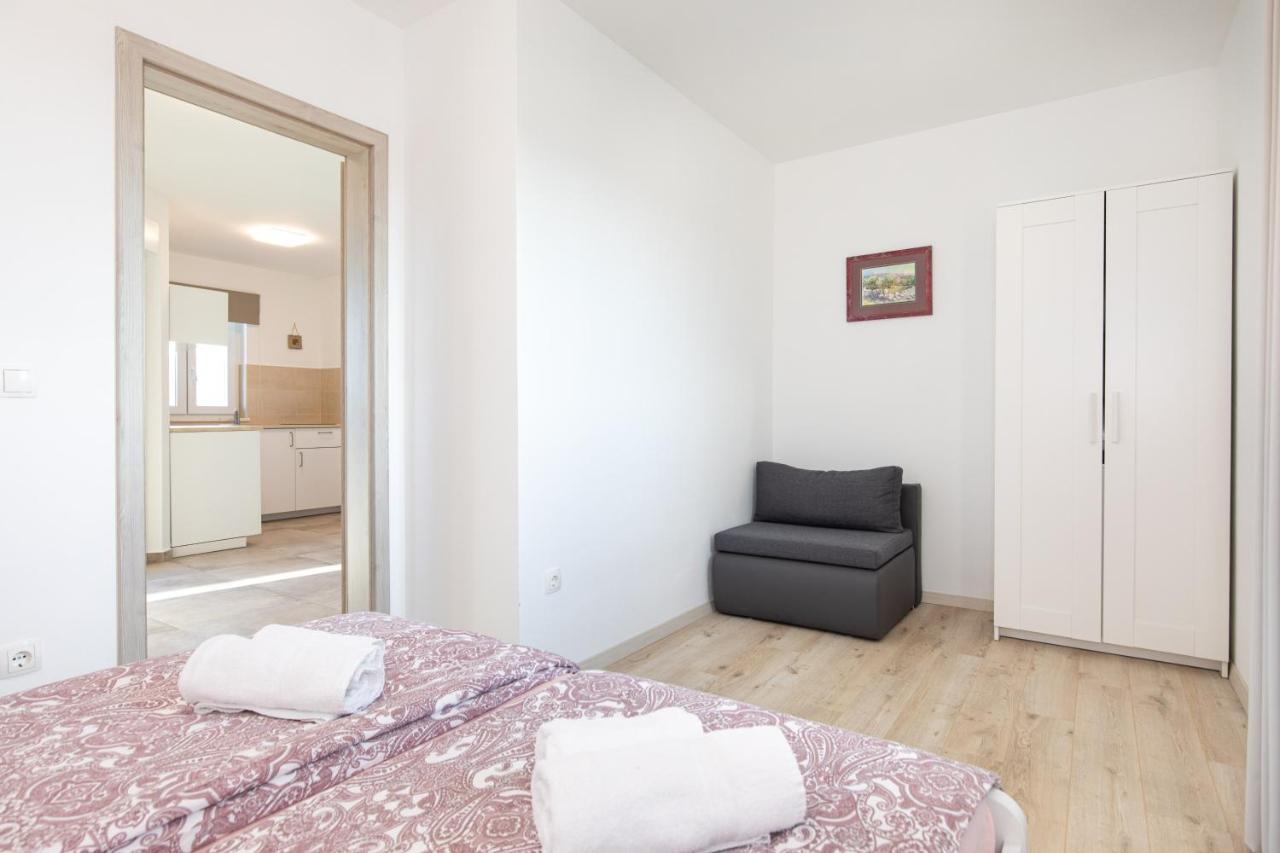 Apartments Brig Perfect Countryside Holiday! Кърк Екстериор снимка